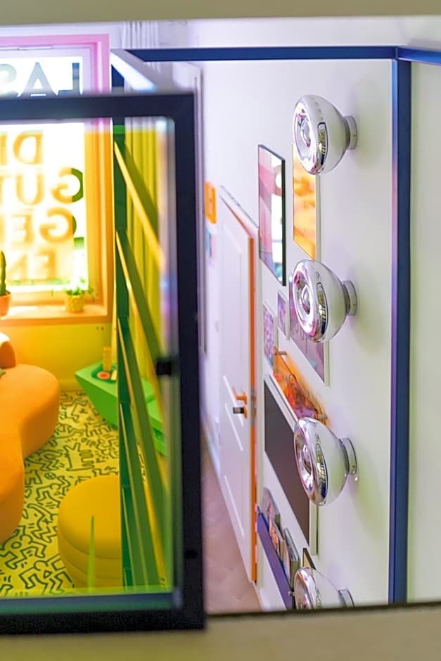 RetroPop Design Apartment , Designerzimmer für je 2 Personen, Top Lage, WIFI