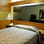 Microtel Inn & Suites by Wyndham Eagle River/Anchorage Are