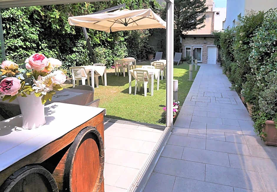 Photo 1 of 50 of Hotel Patavium