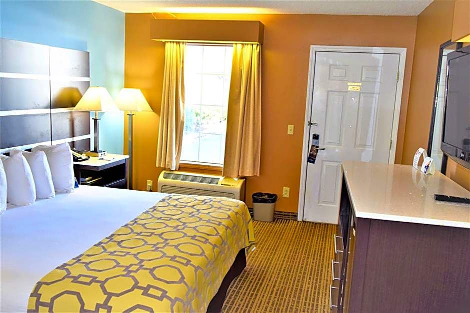 Baymont by Wyndham Forest City