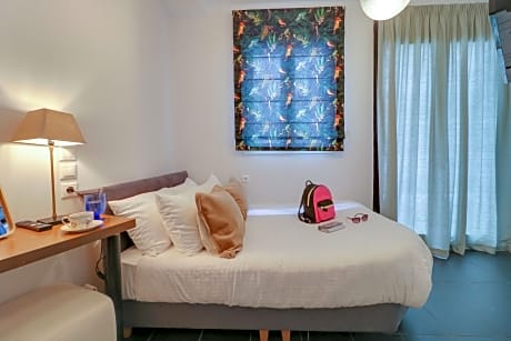 Economy Double Room, Balcony (Small, 303) (1 Double Bed)