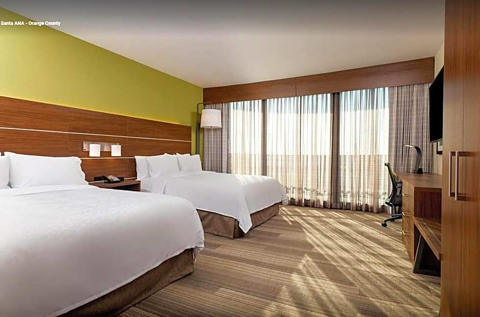 Holiday Inn Express & Suites Santa Ana - Orange County By IHG