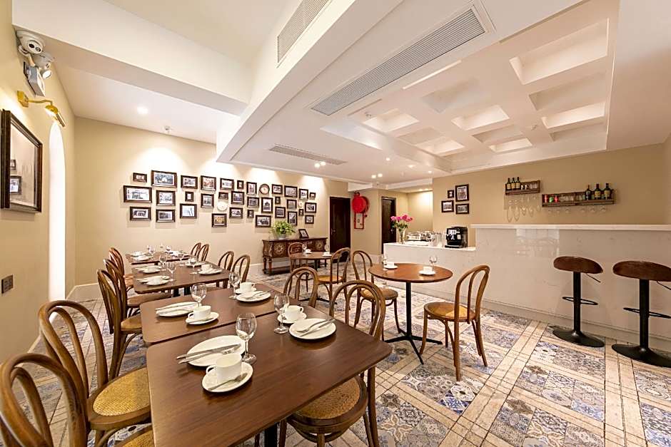 Ole Tai Sam Un Hotel