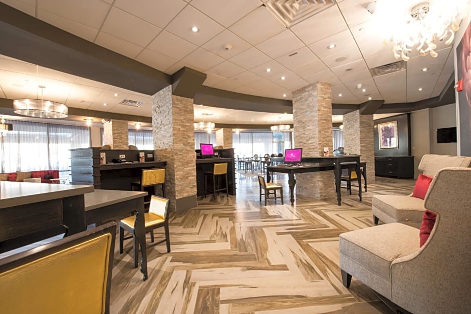 Crowne Plaza Saddlebrook By IHG