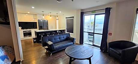 Apartment with Lake View