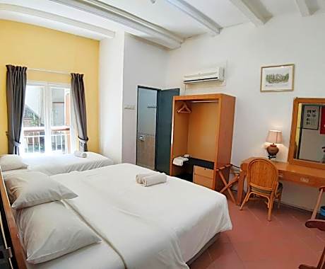 Triple Room with Garden View