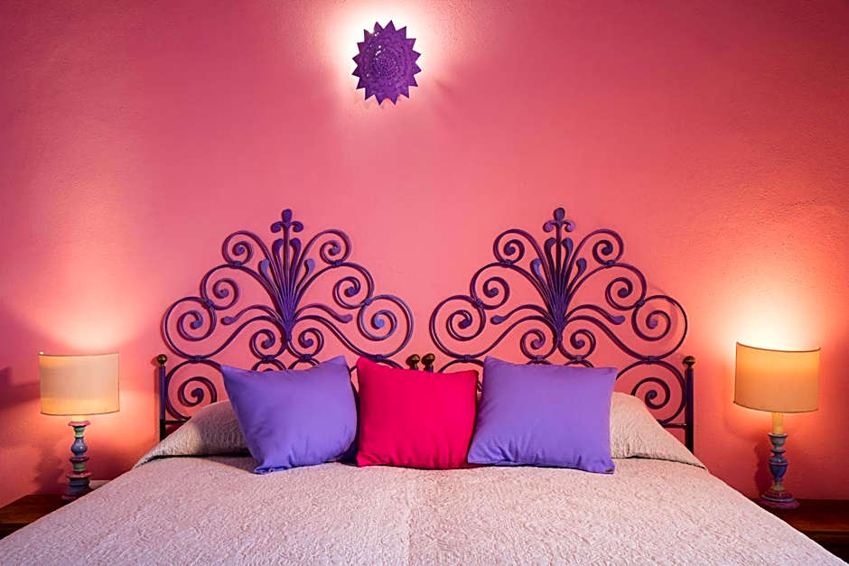 PALMASERA CHARMING - Rooms & Suites