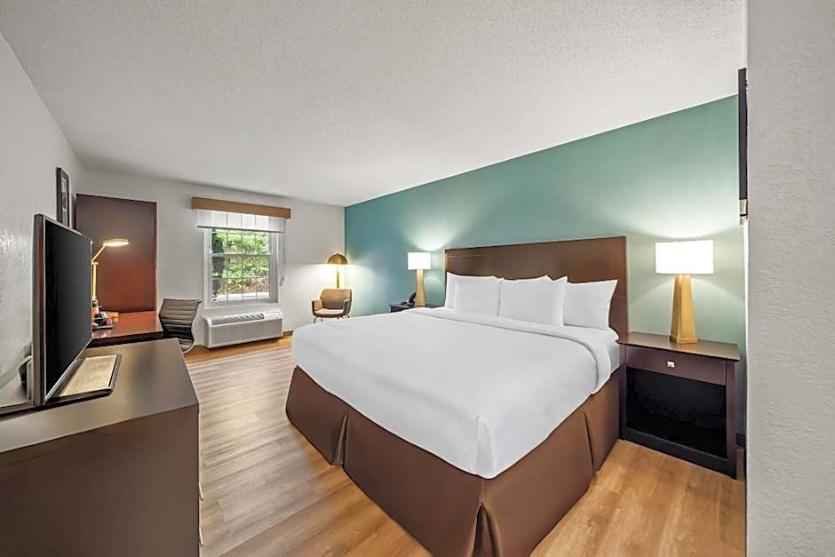 Photo 1 of 8 of 1 King Bed, Accessible, 1st Floor