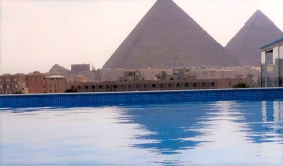Pyramid Front Hotel