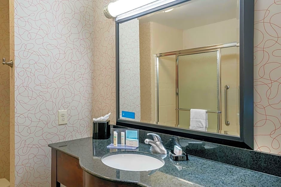 Hampton Inn By Hilton Richmond - Airport