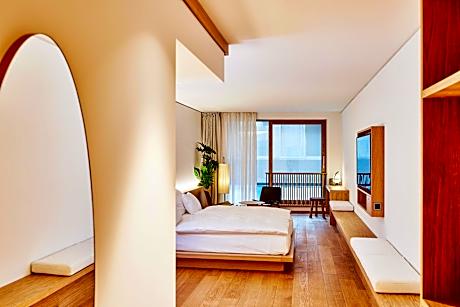 "Large" Junior Suite