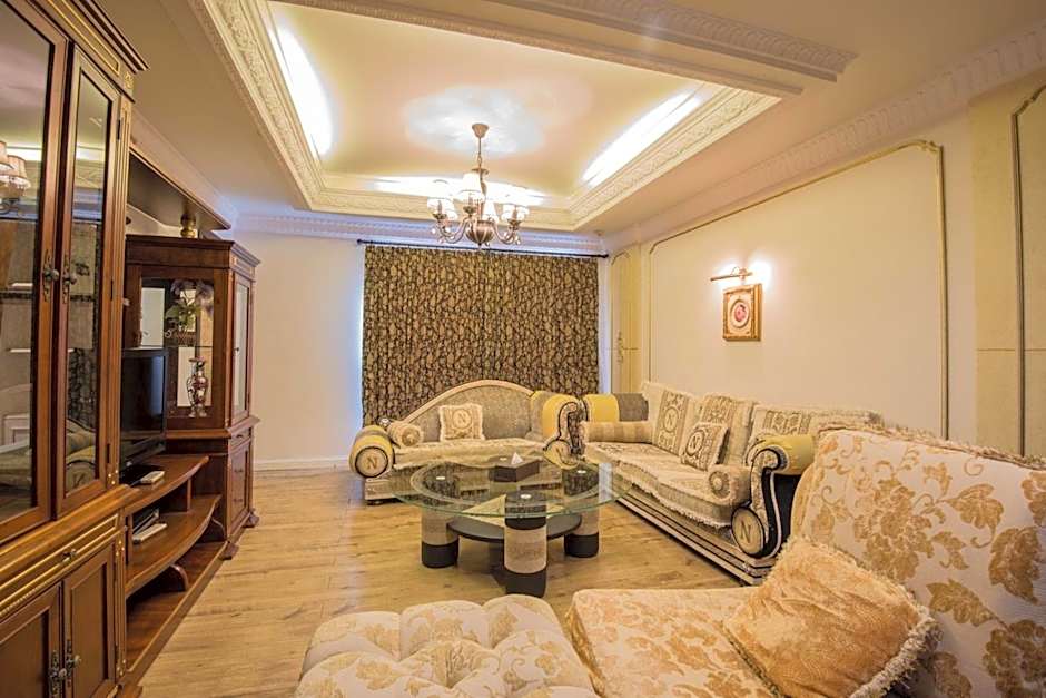 Four Seasons Place Hotel