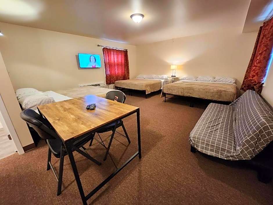Driftwood Motel