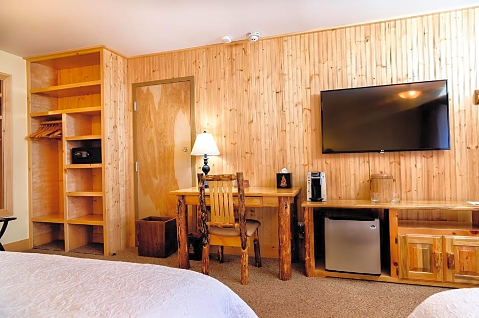Adirondack Spruce Lodge