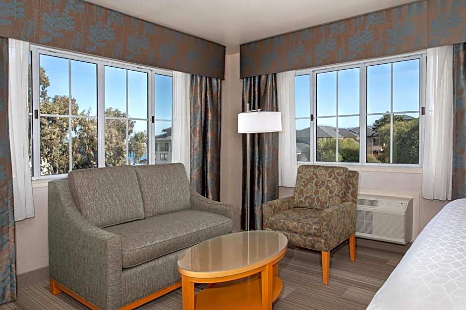 Holiday Inn Express Monterey - Cannery Row By IHG
