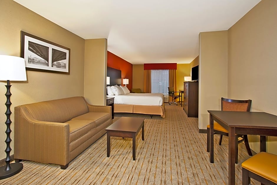 Holiday Inn Express & Suites Springfield By IHG