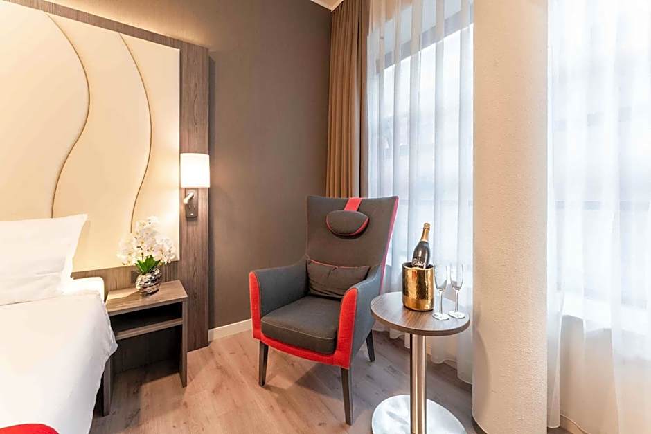 PLAZA Premium Den Haag City Center