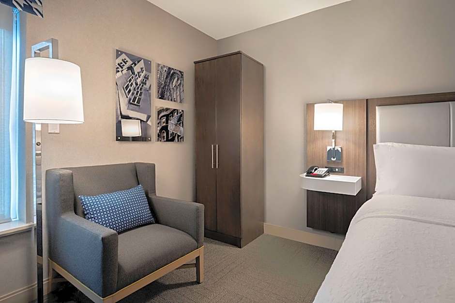 Hampton Inn By Hilton Boston/Cambridge, Ma