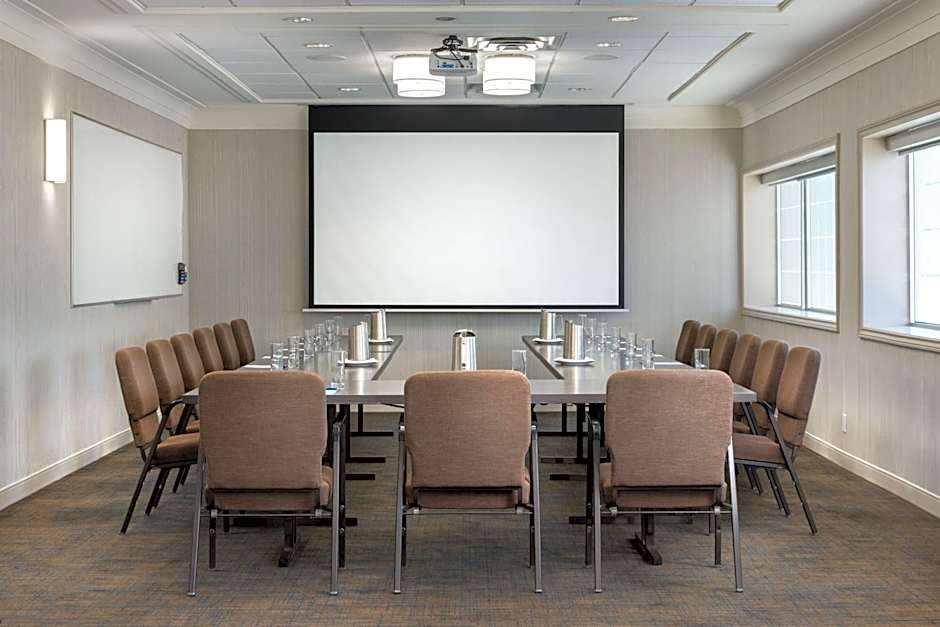 Delta Hotels by Marriott Calgary South