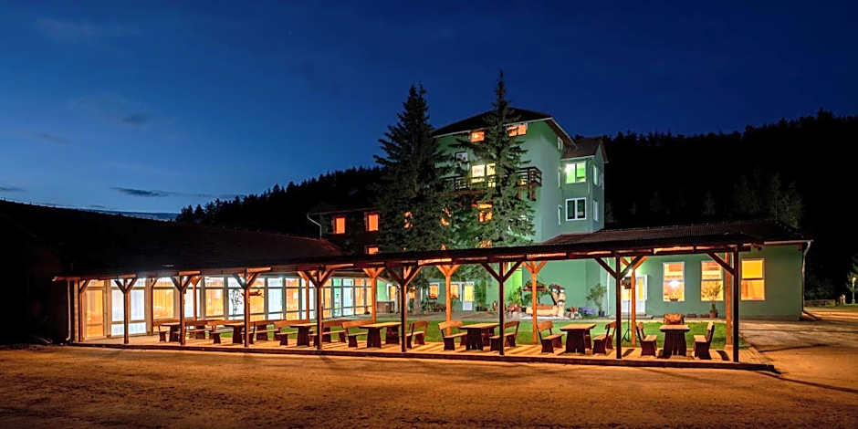 Zöldsziget Menedék, Rendezvény-és pihenőház