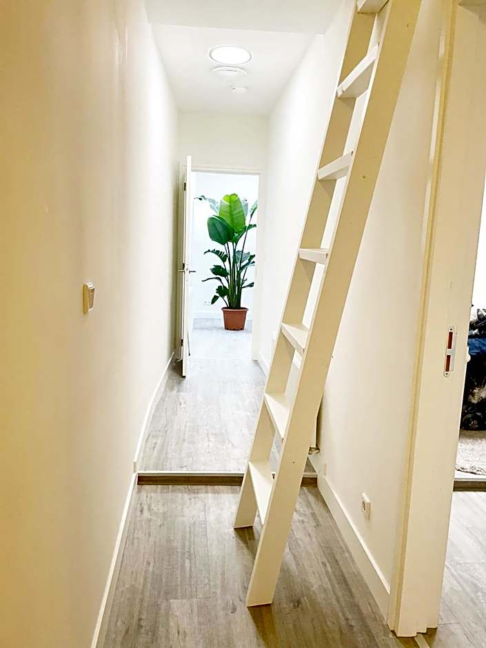 Atelier Raamwerk City Atelier Apartment for Friends and Families 125m2!