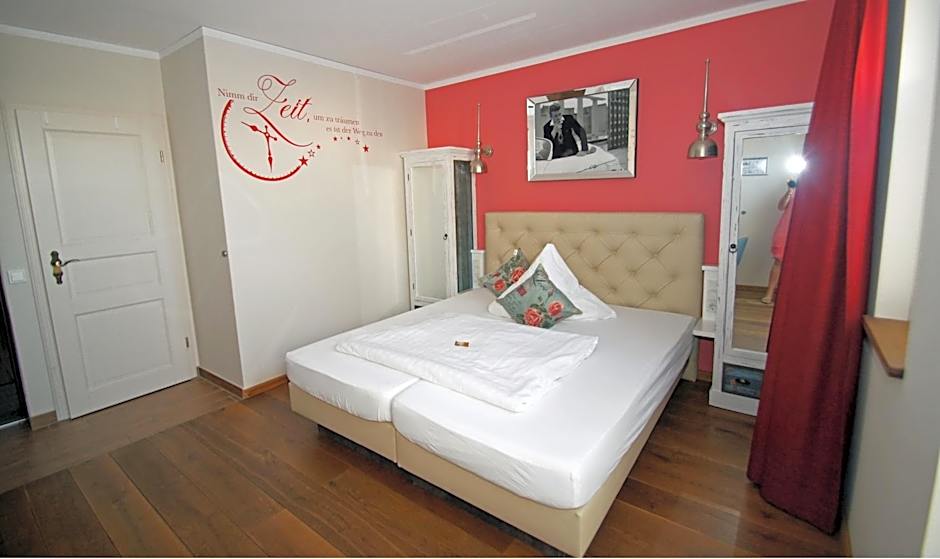 UNO Hotel Chapeau Noir - Free Parking