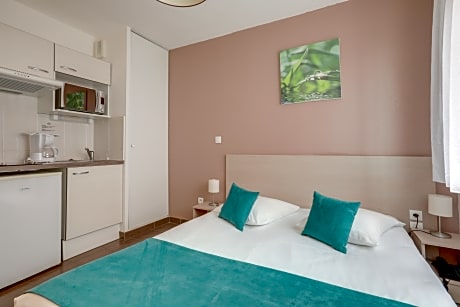 STANDARD STUDIO (DOUBLE BED)