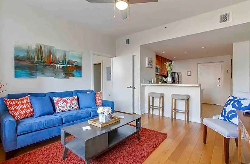 Amazing Condos Beautiful View 2 Blocks To French Quarter, Small Rooftop Pool, Gym, Seanger Theater, Super Dome, And Bourbon St