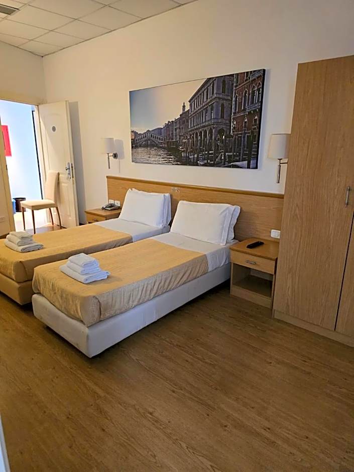 Hotel Marco Polo Airport hotel
