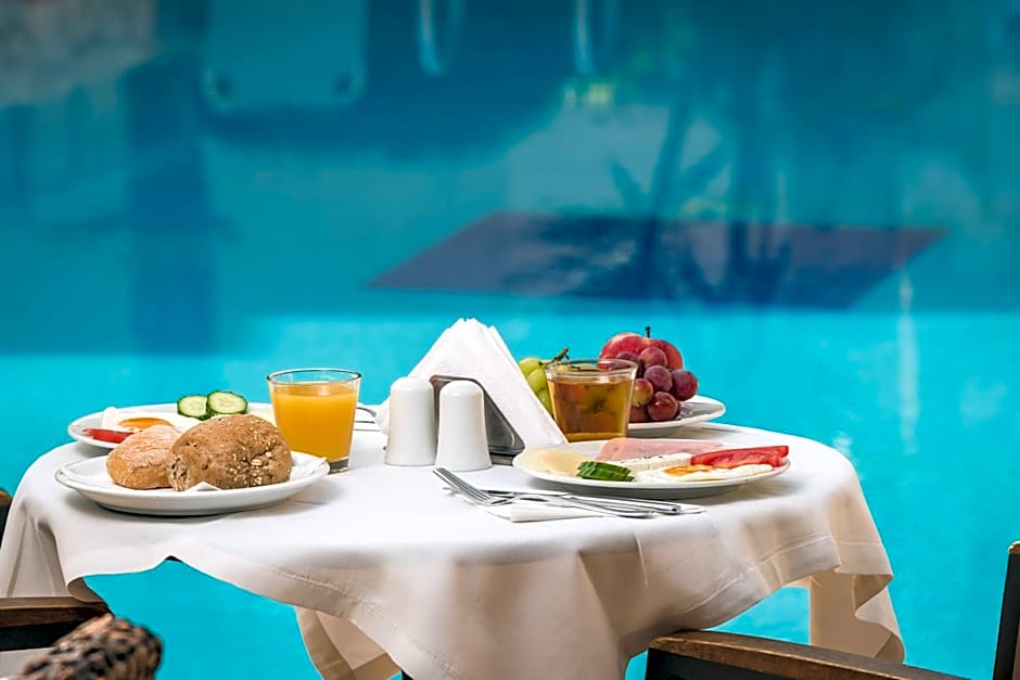 Elotis Suites