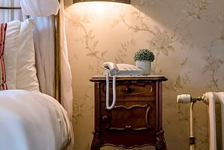 Twin Room with Private Bathroom