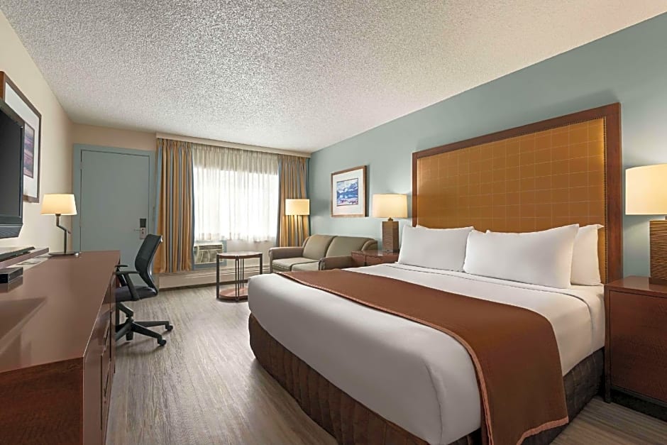 Travelodge by Wyndham Calgary South
