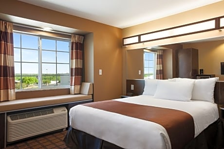 Queen Room with Bath Tub - Mobility Accessible/Non-Smoking