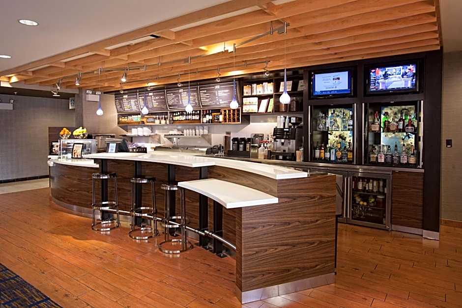 Courtyard by Marriott Fayetteville