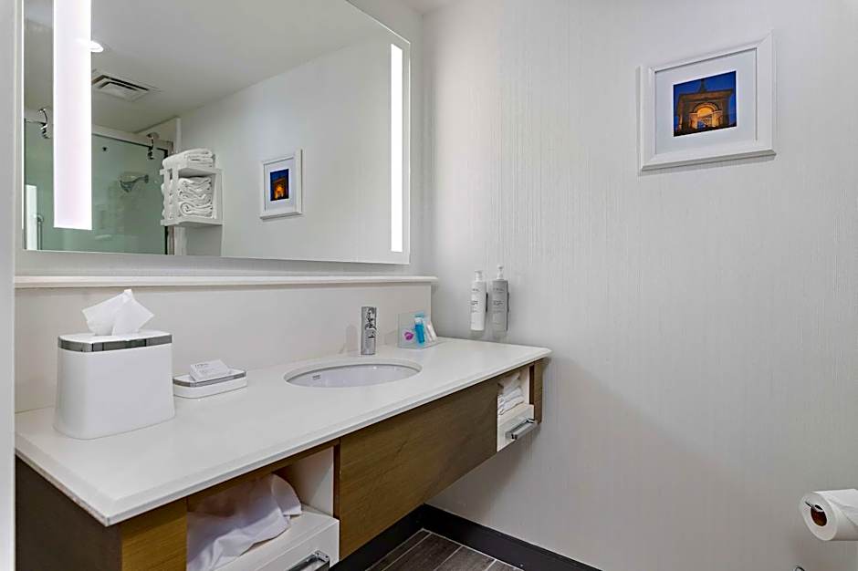 Hampton Inn By Hilton Kansas City Downtown Financial District, MO