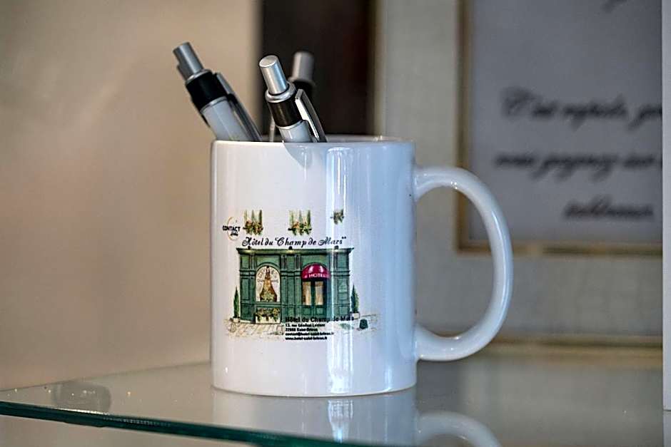 Contact Hôtel du Champ de Mars de Saint-Brieuc