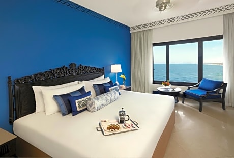Deluxe Room Sea View - King Bed