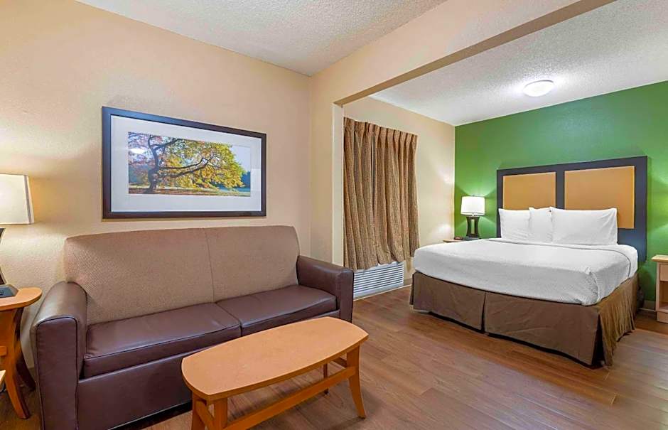 Extended Stay America Suites - Chicago - Lombard - Yorktown Center