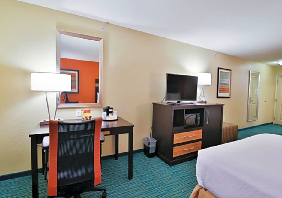 Holiday Inn Bismarck By IHG