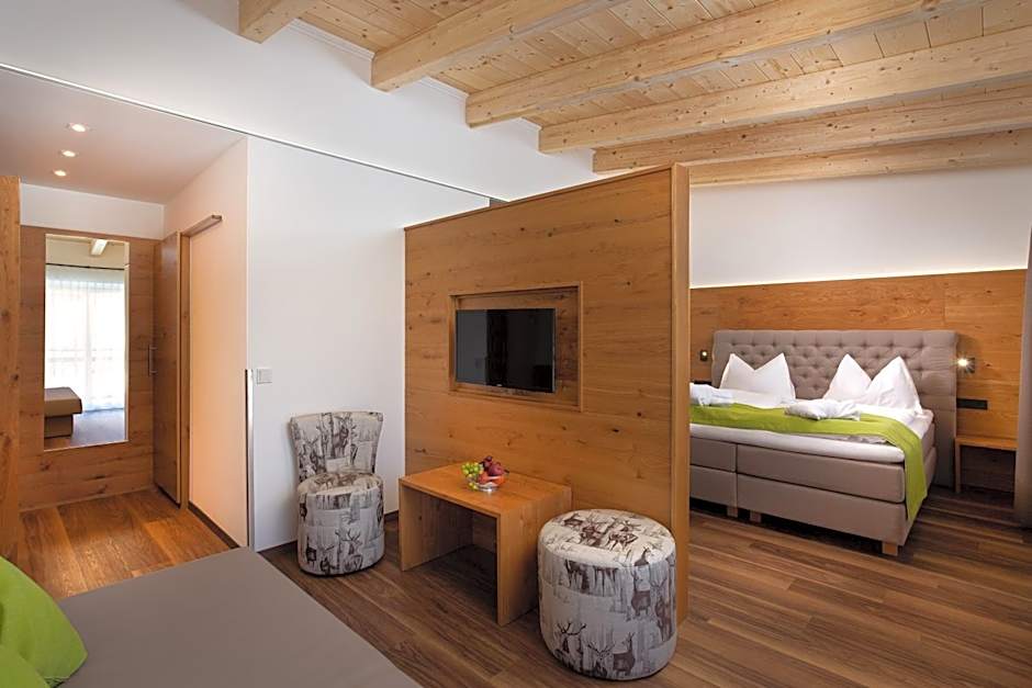Photo 1 of 4 of Junior Suite, Balcony
