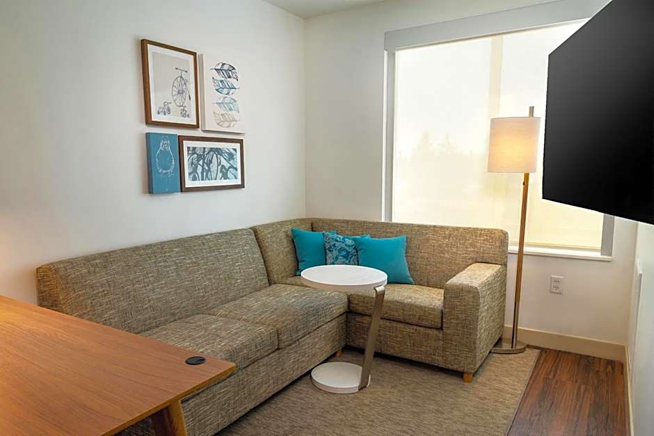 Element Sacramento Airport