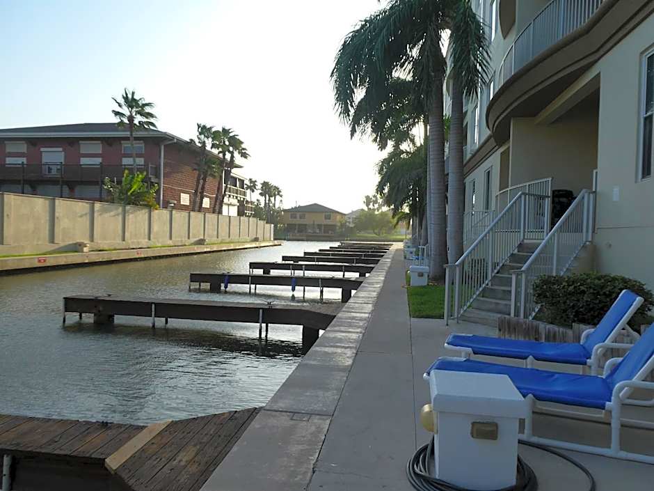 Fishermans Landing on The Bay- Las Marinas
