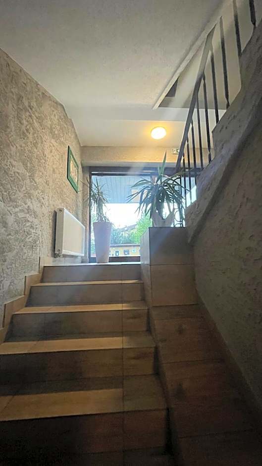 Aparthotel WADOWICE & Hostel GENERY