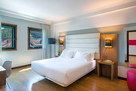 Junior Suite (2 Adults + 2 Children)