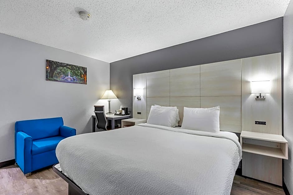Days Inn by Wyndham Savannah Gateway I-95