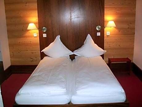 Double Room for Disabled Guests