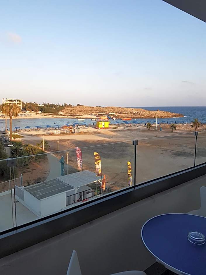 Christopher's Sandy Beach Suites