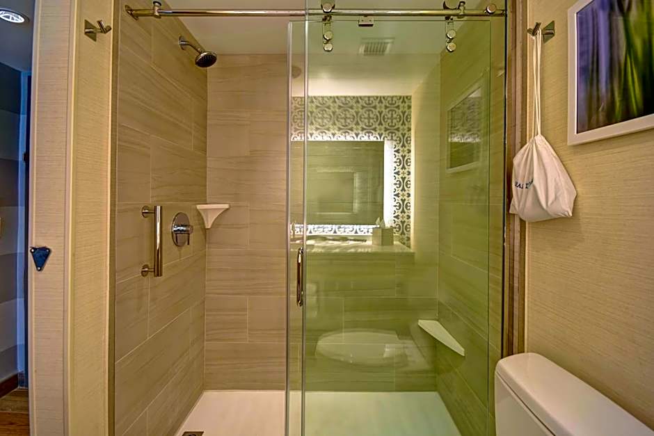 DoubleTree by Hilton Virginia Beach Oceanfront South