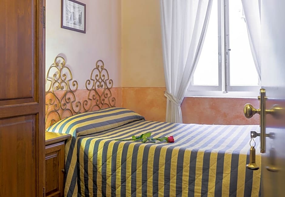 Hotel Monica