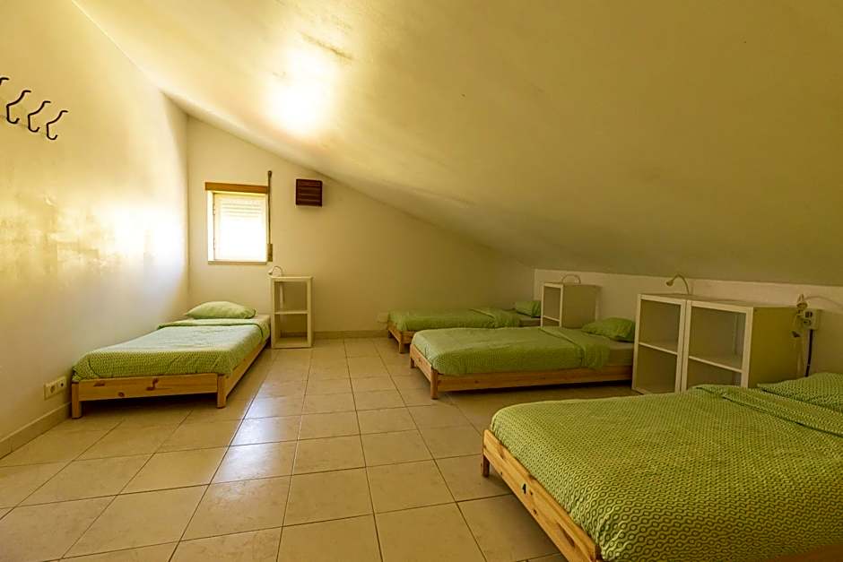 Pineapple Surf House